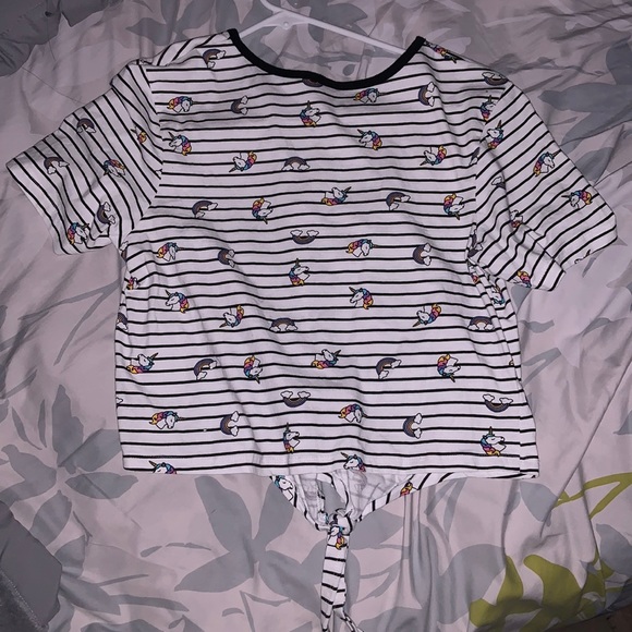 Juniors Unicorn Short T-Shirt (never worn) - Picture 2 of 3